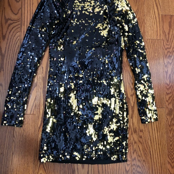 Black and gold sequin backless dress - Picture 2 of 5